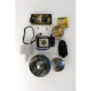 Vintage Kodak Brownie HOLIDAY FLASH Camera with flash with Accessories & Bag